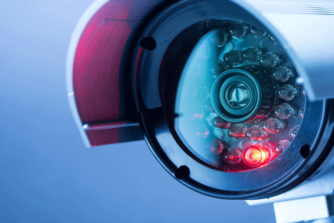 elecamera di videosorveglianza Comelit per la sicurezza domestica, con videoanalisi avanzata, rilevamento del movimento e integrazione con sistemi antintrusione.