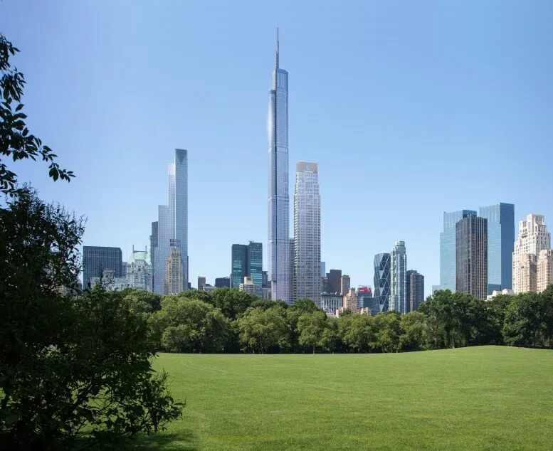 Vista frontale del grattacielo residenziale di New York con tecnologia avanzata di videocitofonia IP Comelit per la sicurezza e il controllo accessi.