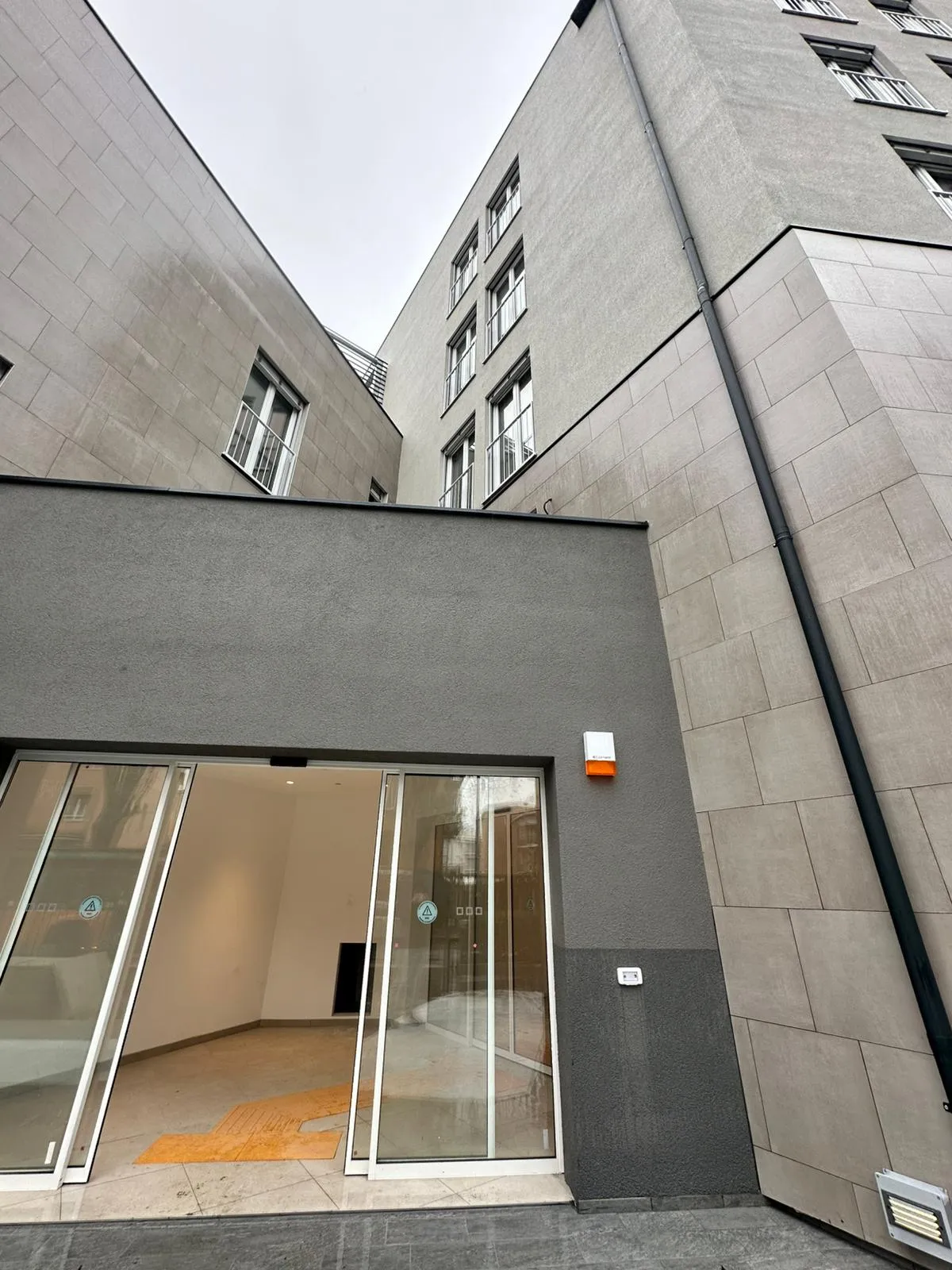 Cortile interno del social housing di Monza con sistemi LogiFire ed EVAC Comelit.