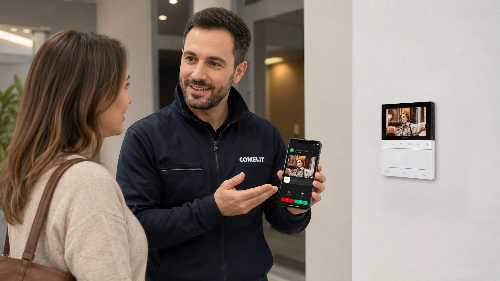 Videocitofono condominiale Comelit a parete con gestione chiamata tramite app da smartphone