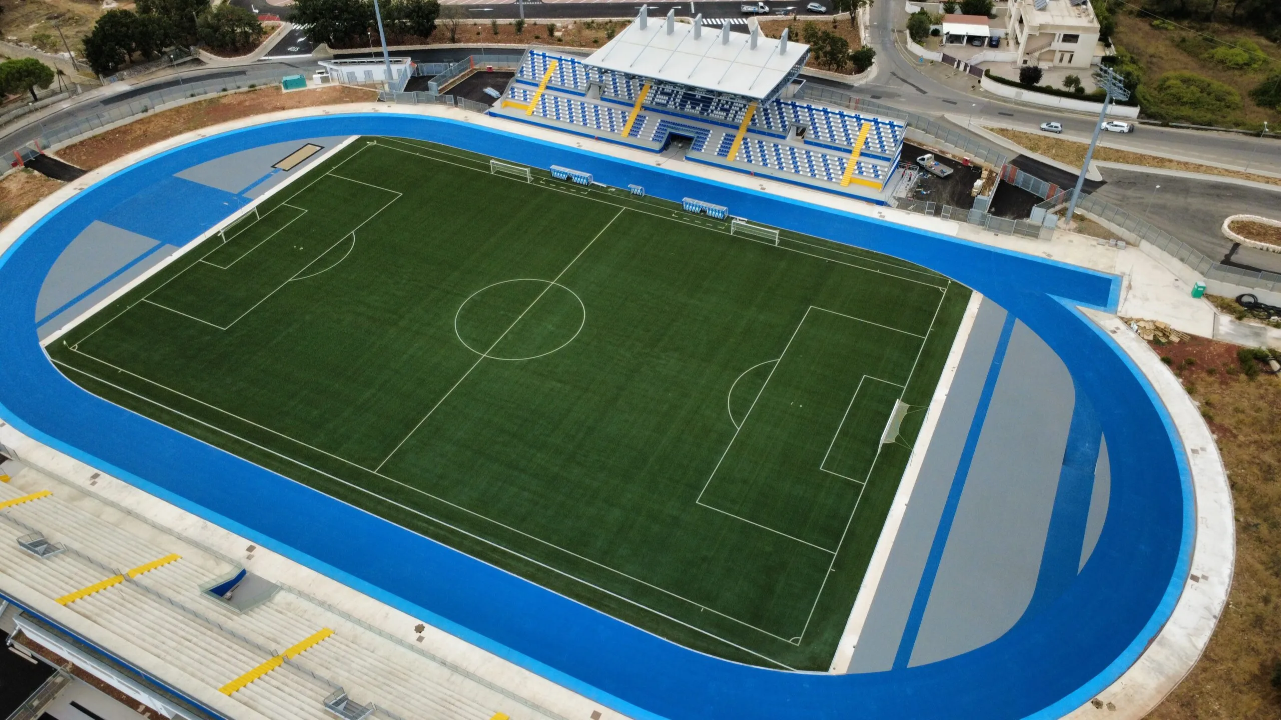 Tribuna coperta e campo da calcio dello Stadio Pergolo di Martina Franca